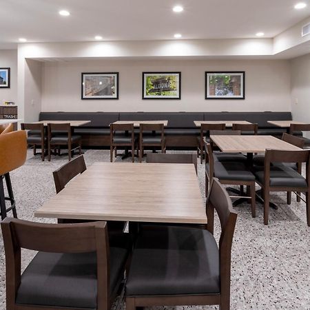 Grandstay Hotel & Suites Johnston-Des Moines, Ia Zewnętrze zdjęcie