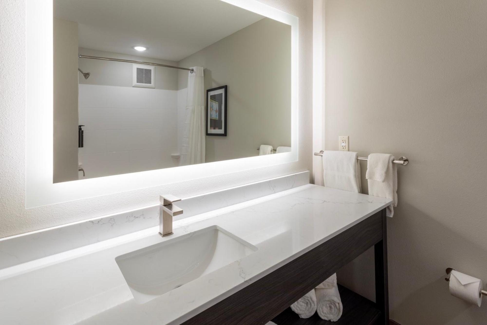 Grandstay Hotel & Suites Johnston-Des Moines, Ia Zewnętrze zdjęcie