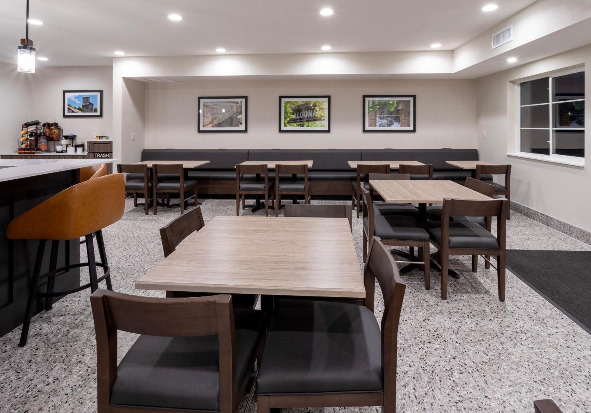 Grandstay Hotel & Suites Johnston-Des Moines, Ia Zewnętrze zdjęcie